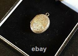 9 carat solid gold vintage Victorian antique oval locket pendant head