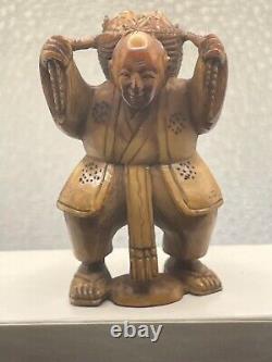 Antique Rare Fine Hand Crafted Signed Resin Collectible Japanese Netsuke