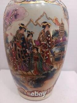 Antique Satsuma Vase Japanese Handpainted Moriage 8. Fine detail porcelain VTG