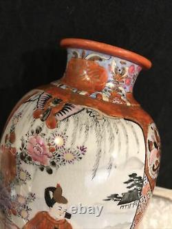 Fine Antique Hand painted Japanese Pottery Satsuma Vase Signed-rb000