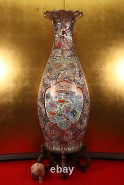 Fine Antique Japanese Large Vase Arita-Ware Gold Painted Samurai Symbol Jar Edo