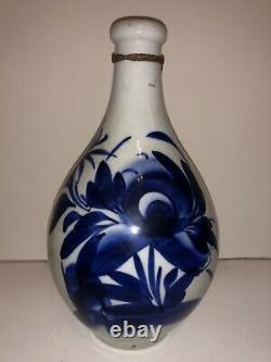 Fine Japanese Blue & White Arita Tokkuni Sake Bottle