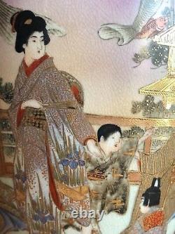 Fine Japanese Satsuma Vase Warriors and noble women Antique