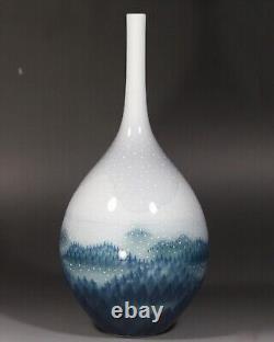 Fine Japanese Snowing forest early spring Signed Vase withs Box By Fujii Shumei