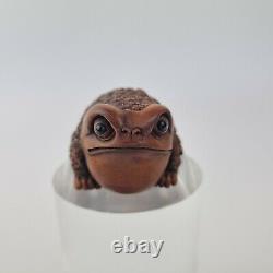 Finely Carved Wood Japanese Netsuke Of A Toad / Frog Signed To Base