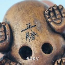 Finely Carved Wood Japanese Netsuke Of A Toad / Frog Signed To Base