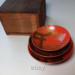 Japanese Antique Kyoto Ritual Fine Maki-e Sake Cups Set with Box Circa Meiji