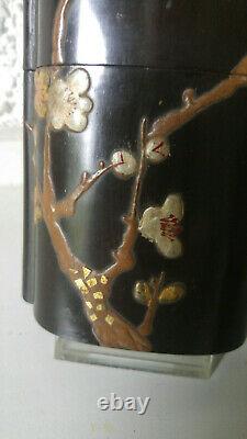 Japanese large inro. Fine laquer, blossom and bamboo, splendid design