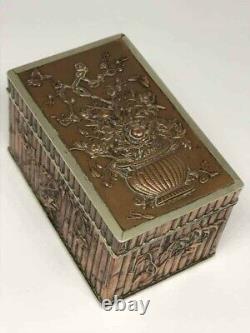 Lovely Antique Japanese Meiji Period Box with Fine Decoration Asian Art Deco