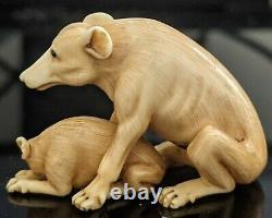 Meiji Netsuke depicting a starving dog protecting her puppy museum quality fine