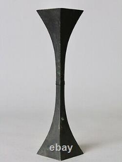 Very fine beautiful shape signed Japanese Bronze Vase Y54