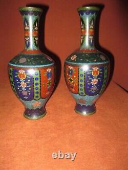 Beau paire de vases cloisonné japonais de l'époque Meiji, 8.25 1880's