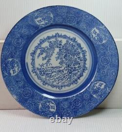 Beau plat en porcelaine bleue et blanche de l'époque Edo japonaise, style antique, Arita Kakiemon Int