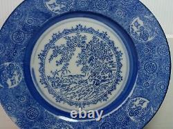 Beau plat en porcelaine bleue et blanche de l'époque Edo japonaise, style antique, Arita Kakiemon Int