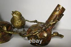Beau pot à pinceaux en bronze doré de l'ère Meiji japonaise avec encrier, oiseau et insectes vers 1890