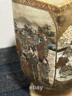 Beau, signé 19ème siècle. Vase à fleurs japonais Satsuma avec scènes mythologiques, ère Meiji
