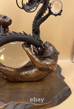 Beaux okimonos en bronze japonais de l'époque Meiji-Taisho : tigres, dragon et boules de cristal