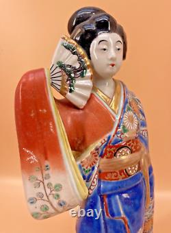 Belle japonaise Meiji Kutani Okimono femme avec éventail