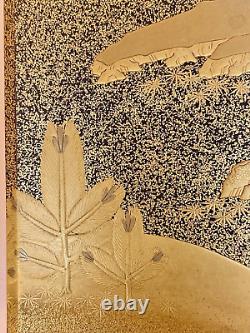 Boîte à écrire en laque de bois de l'époque Edo japonaise avec plateaux, pierre à encre et compte-gouttes d'eau.