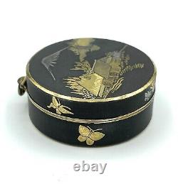 Boîte à pilules pendentif en damasquinage japonais antique : Mont Fuji, papillons, bateaux, arbres