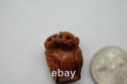 Boîte à sculpter japonaise en bois de buis fin antique Netsuke 2 Chauves-souris Signé A27