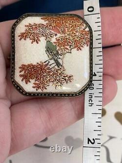 Broche Antique 19ème Porcelaine Japonaise Délicat Oiseau Peint Sur Arbre Signé