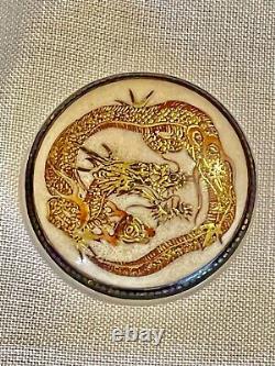 Broche bouton en argent fin avec dragon doré japonais antique Satsuma 1 3/4.