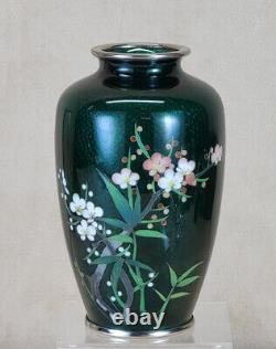Choix 4,7 élevé du vase en cloisonné de la période Showa Ginbari avec des fines cellules en fil d'argent.