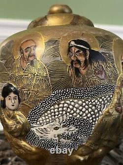Couverture de vase Satsuma japonais d'époque Meiji de la fin du XIXe siècle avec de beaux antiques immortels
