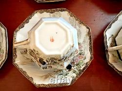 Ensemble de thé en porcelaine japonaise fine à coquille d'œuf signée par un artiste ancien, comprenant 30 pièces pour 6 personnes.