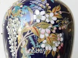 Fine 10 Tall Meiji-era Japonais Cloisonne Vase Poulets & Wisteria