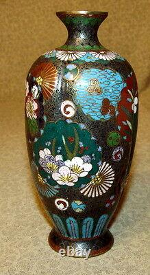 Fine Antique Cabinet Japonais Vase Ribbed Forme Meiji Période