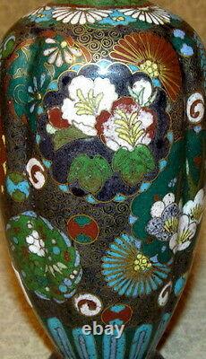 Fine Antique Cabinet Japonais Vase Ribbed Forme Meiji Période