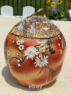 Fine Antique Japonais Meiji Période Satsuma Lobed Melon Forme Jar