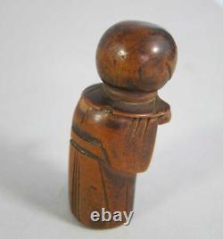 Fine Antique Japonais Sculpté À La Main Écrou Kobe Toy Monk Figure Avec Pop Out Eyes