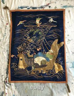 Fine Antique Meiji Japonais Silk Embroidery Panel Fukusa Hanging 36x27 Revêtement