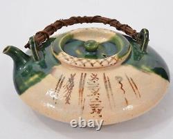 Fine Antique Old Japanese Ceramic Oribe Ware Teapot Sake Pot Signé Lovely Form