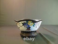 Fine Début 1900 Japonais Inaba Scallop Rim Cloisonne Bowl Avec Fleurs Marquées
