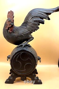 Fine Japanese Meiji Bronze Okimono Coq sur Tambour Tokugawa Mons