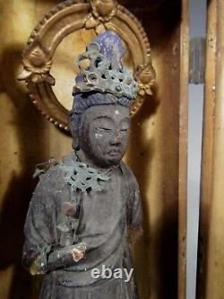 Fine Japon Japonais Bois Sculpté Figure D'une Divinité Dans L'affaire Zushi Ca. 19-20e C