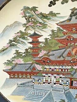 Grand Chargeur Japonais Taisho Satsuma Avec De Belles Décorations, Signé