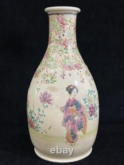 Japonais Antique Satsuma Ware Kinkozan Signé Vase 9.4 Tall Finely Painted Work
