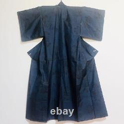 Kimono japonais Oshima Tsumugi, motif fin Komon, 159cm, bleu indigo antique.