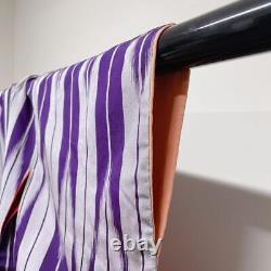 Kimono japonais ancien à motif fin en pointe de flèche violet et argenté