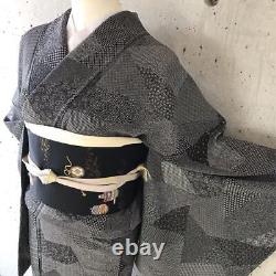 Kimono japonais en soie pure, motif fin Edo Komon, 160,5 cm noir Yamato Antiquité.
