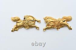 Menuki antique japonais en or avec un design de cheval fin de l'ère Edo