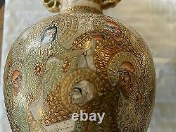 Paire De Vases Satsuma Japonais. Très Beau Travail / Beaucoup D’or. 33 Figures Auréolées Ea 7x4