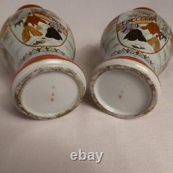 Paire de vases en porcelaine fine Kutani, miroir de la vie quotidienne, lion gardien du Japon