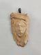 Pendentif En Argent Sculpté Représentant Un Dragon Amérindien Et Un Guerrier Japonais