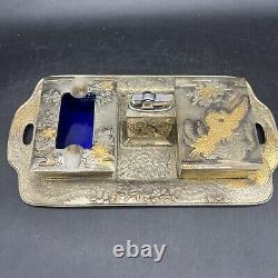 Plateau de fumeurs japonais en argent et métal doré avec boîte, cendrier et briquet.